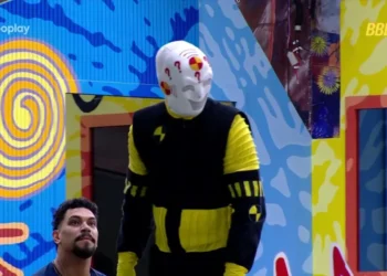 Dummy afronta Vitória durante castigo no BBB
