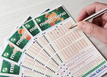 Mega-Sena acumula e pode pagar R$ 32 milhões