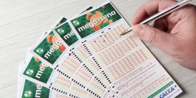 Mega-Sena acumula e pode pagar R$ 32 milhões