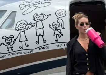 Virgínia Fonseca compra jatinho de luxo e homenageia família com prefixo especial